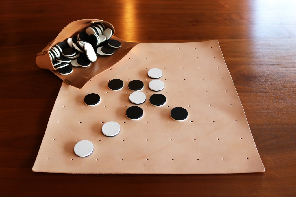 REAL LEATHER REVERSI　1